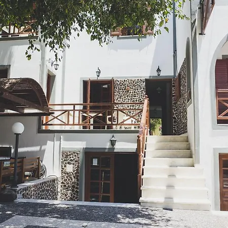 Kasteli Hostel Perissa (Santorini)
