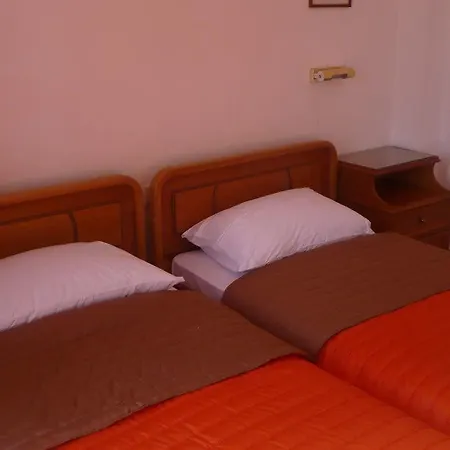 Hostel Kasteli *