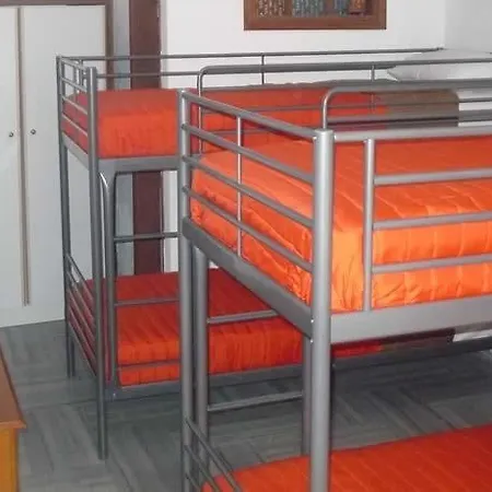 Hostel Kasteli