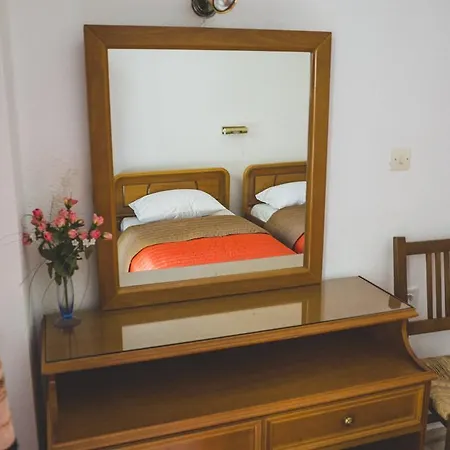 Hostel Kasteli *