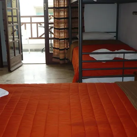 Kasteli Hostel *