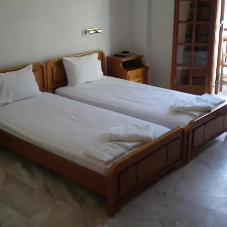 Kasteli Hostel Perissa (Santorini)