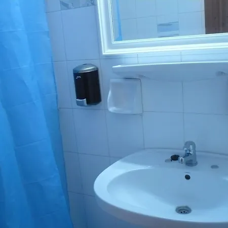 Hostel Kasteli *